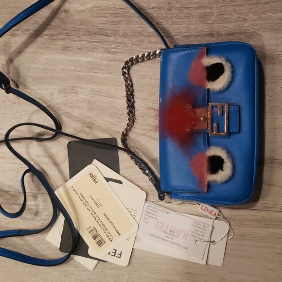 Fendi size small party size purse 👛 100% Authentic - Picture 1 of 13